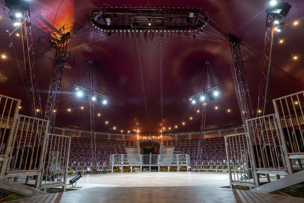 The stage and ring in the round inside Big Puck