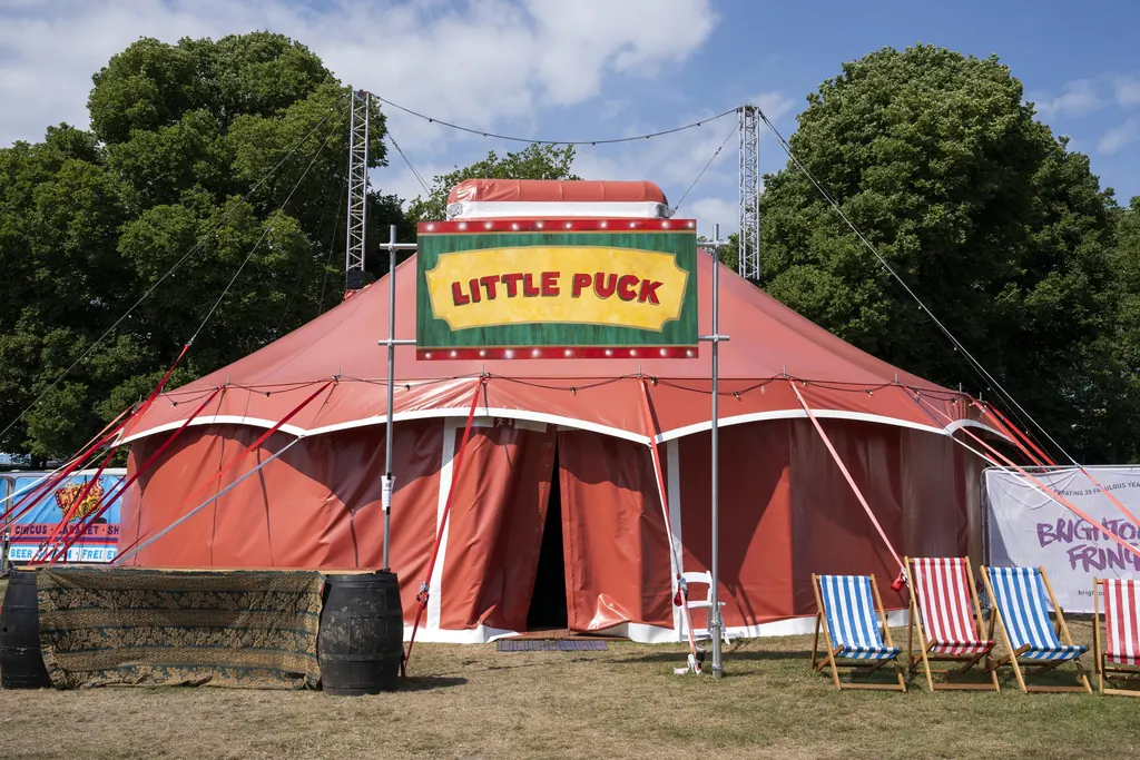 Little Puck, our coral big top, with its LITTLE PUCK sign